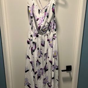 Floral Maxi Dress with Pockets!